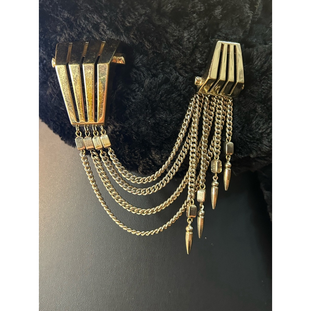 Monet Monet Gold Tone Chatelaine Duet Fur Clip